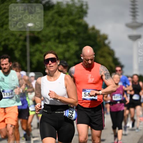 29.06.2025 - hella hamburg halbmarathon Dr. Thomas Lammeyer http://msf.ph/oto/8517303 29.06.2025 10:03:49 Kennedybrücke 1006, 1125, 1334, 1642, 1834, 1955, 2099, 2348, 2364, 2432, 2676, 2910, 3177, 3279, 3668, 3836, 4231, 5015, 5134, 5341, 5420, 6202, 6414, 6415, 6581, 6587, 7547, 7786, 8223, 8285, 8330, 8394, 8402, 8520, 8573, 9488, 9907, 9984, 10031, 10093, 10788, 11158 meine-sportfotos.de