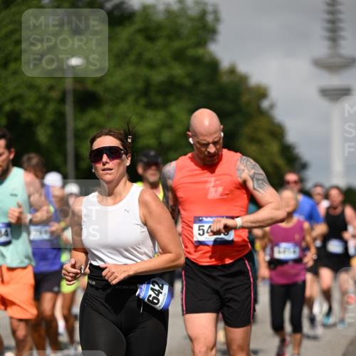 29.06.2025 - hella hamburg halbmarathon Dr. Thomas Lammeyer http://msf.ph/oto/8517305 29.06.2025 10:03:49 Kennedybrücke 1006, 1125, 1334, 1642, 1834, 1955, 2099, 2348, 2364, 2432, 2676, 2910, 3177, 3279, 3668, 3836, 4231, 5015, 5134, 5341, 5420, 6202, 6414, 6415, 6581, 6587, 7547, 7786, 8223, 8285, 8330, 8394, 8402, 8520, 8573, 9488, 9907, 9984, 10031, 10093, 10788, 11158 meine-sportfotos.de