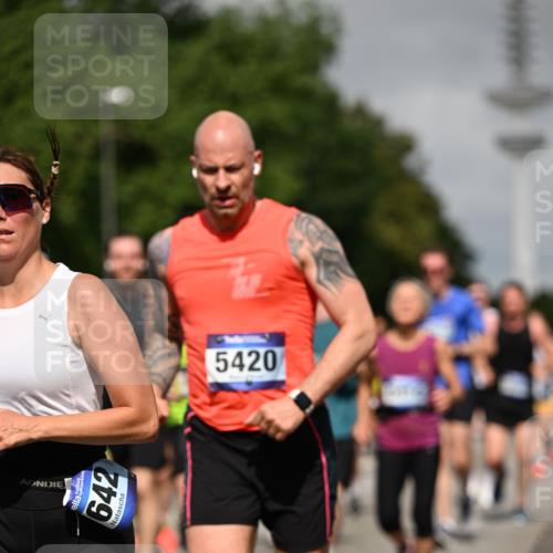 29.06.2025 - hella hamburg halbmarathon Dr. Thomas Lammeyer http://msf.ph/oto/8517328 29.06.2025 10:03:50 Kennedybrücke 1006, 1125, 1334, 1642, 1834, 1955, 2099, 2348, 2676, 2677, 2910, 3177, 3279, 3668, 3836, 4231, 5015, 5134, 5341, 5420, 6202, 6414, 6415, 6581, 6587, 7547, 7786, 8223, 8285, 8330, 8394, 8402, 8520, 8573, 9984, 10031, 10093, 10788, 11158 meine-sportfotos.de