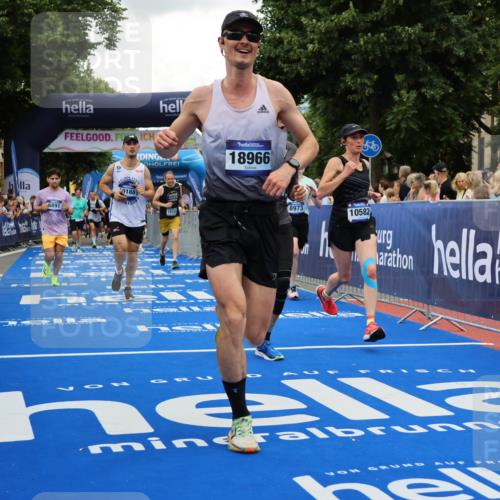 29.06.2025 - hella hamburg halbmarathon Strokosch-Dieckow http://msf.ph/oto/8517344 29.06.2025 10:55:12 Ziel 1549, 1628, 2119, 2448, 3041, 3945, 4903, 5643, 6355, 6723, 6891, 8973, 9361, 9380, 10188, 10191, 10192, 10263, 10582, 11184, 11747, 11976, 12248, 12526, 12961, 13470, 14834, 15854, 16108, 16521, 16630, 18031, 18290, 18380, 18531, 18966 meine-sportfotos.de