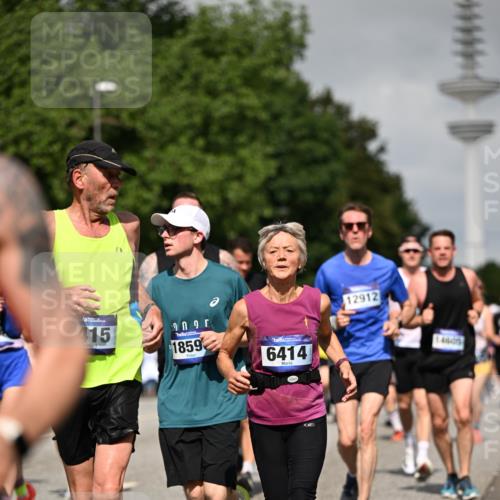 29.06.2025 - hella hamburg halbmarathon Dr. Thomas Lammeyer http://msf.ph/oto/8517367 29.06.2025 10:03:51 Kennedybrücke 1006, 1125, 1180, 1334, 1642, 1834, 1955, 2099, 2348, 2676, 2677, 2910, 3177, 3279, 3668, 3836, 4231, 5015, 5134, 5341, 5420, 6084, 6202, 6414, 6415, 6581, 6587, 7547, 7786, 8223, 8285, 8330, 8394, 8402, 8520, 8573, 9984, 10031, 10093, 10788, 11158, 11366 meine-sportfotos.de