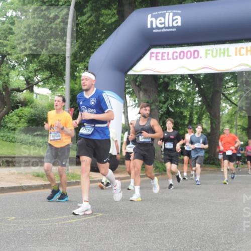 29.06.2025 - hella hamburg halbmarathon KatJ http://msf.ph/oto/8517397 29.06.2025 10:48:01 Zwischen KM18-KM19 3400, 5602, 5603, 5708, 6708, 7757 meine-sportfotos.de