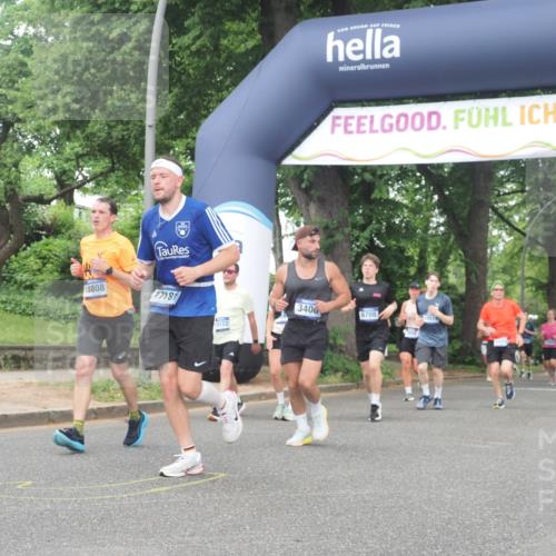 29.06.2025 - hella hamburg halbmarathon KatJ http://msf.ph/oto/8517408 29.06.2025 10:48:02 Zwischen KM18-KM19 3400, 5602, 5603, 6708, 7757 meine-sportfotos.de