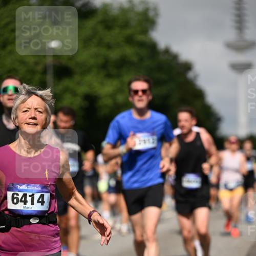 29.06.2025 - hella hamburg halbmarathon Dr. Thomas Lammeyer http://msf.ph/oto/8517416 29.06.2025 10:03:52 Kennedybrücke 1006, 1125, 1180, 1334, 1642, 1834, 1955, 2099, 2348, 2676, 2677, 2910, 3177, 3279, 3668, 3836, 3861, 4231, 5015, 5134, 5341, 5420, 6082, 6084, 6202, 6414, 6415, 6581, 6587, 7547, 7786, 8223, 8285, 8330, 8394, 8402, 8520, 8573, 9984, 10031, 10093, 10788, 11158, 11366 meine-sportfotos.de