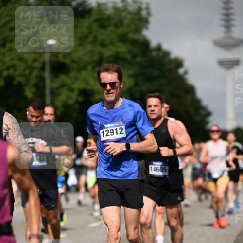 29.06.2025 - hella hamburg halbmarathon Dr. Thomas Lammeyer http://msf.ph/oto/8517433 29.06.2025 10:03:52 Kennedybrücke 1006, 1125, 1180, 1334, 1642, 1834, 1955, 2099, 2348, 2676, 2677, 2910, 3177, 3279, 3668, 3836, 3861, 4231, 5015, 5134, 5341, 5420, 6082, 6084, 6202, 6414, 6415, 6581, 6587, 7547, 7786, 8223, 8285, 8330, 8394, 8402, 8520, 8573, 9984, 10031, 10093, 10788, 11158, 11366 meine-sportfotos.de