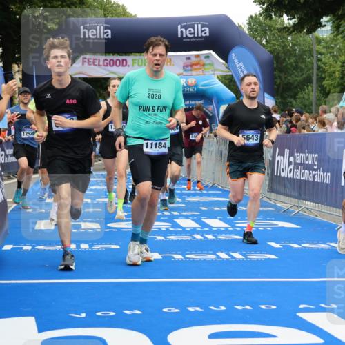 29.06.2025 - hella hamburg halbmarathon Strokosch-Dieckow http://msf.ph/oto/8517448 29.06.2025 10:55:18 Ziel 1130, 2771, 4189, 4903, 5287, 5643, 6723, 6891, 6938, 8487, 8973, 10188, 10263, 10582, 11184, 12526, 13234, 13236, 13470, 15854, 16521, 16985, 17603, 17940, 18031, 18290, 18380, 18531, 18966 meine-sportfotos.de