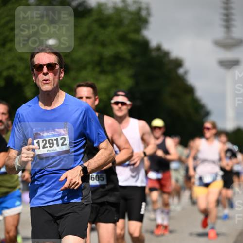 29.06.2025 - hella hamburg halbmarathon Dr. Thomas Lammeyer http://msf.ph/oto/8517459 29.06.2025 10:03:53 Kennedybrücke 1006, 1125, 1180, 1334, 1642, 1834, 1955, 2099, 2348, 2676, 2677, 2910, 3177, 3279, 3836, 3861, 3898, 4231, 5015, 5134, 5341, 5420, 6082, 6084, 6202, 6414, 6415, 6581, 6587, 7547, 7786, 8223, 8285, 8330, 8394, 8402, 8520, 8573, 10031, 10093, 10788, 11158, 11366 meine-sportfotos.de