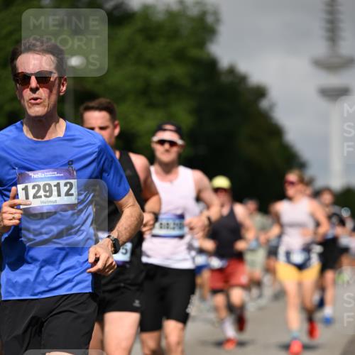 29.06.2025 - hella hamburg halbmarathon Dr. Thomas Lammeyer http://msf.ph/oto/8517467 29.06.2025 10:03:54 Kennedybrücke 1006, 1125, 1180, 1334, 1642, 1834, 1955, 2099, 2348, 2676, 2677, 2910, 3112, 3177, 3279, 3836, 3861, 3898, 4231, 4796, 5015, 5134, 5341, 5420, 6082, 6084, 6202, 6260, 6414, 6415, 6581, 6587, 7547, 7786, 8223, 8285, 8330, 8394, 8402, 8520, 8573, 9611, 10031, 10044, 10093, 10788, 11158, 11366 meine-sportfotos.de