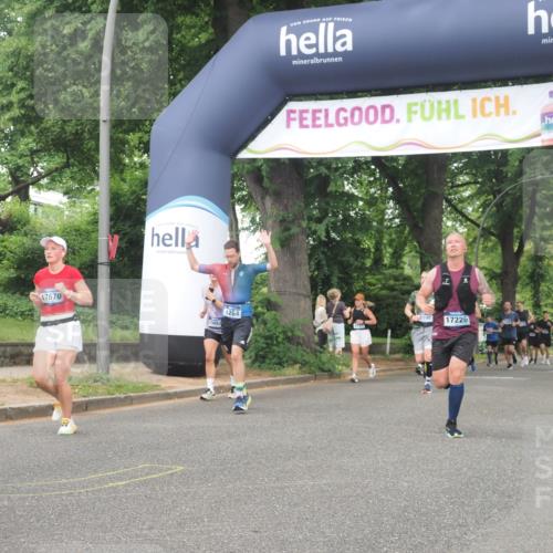 29.06.2025 - hella hamburg halbmarathon KatJ http://msf.ph/oto/8517556 29.06.2025 10:48:08 Zwischen KM18-KM19 1264, 6708, 7049, 8721 meine-sportfotos.de