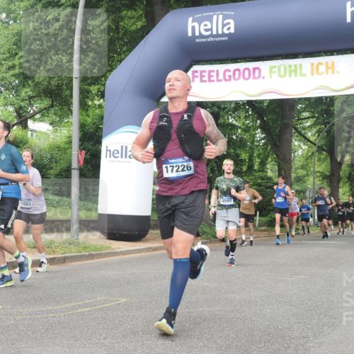 29.06.2025 - hella hamburg halbmarathon KatJ http://msf.ph/oto/8517619 29.06.2025 10:48:10 Zwischen KM18-KM19 1264, 7049, 8590, 8721 meine-sportfotos.de