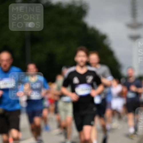 29.06.2025 - hella hamburg halbmarathon Dr. Thomas Lammeyer http://msf.ph/oto/8517630 29.06.2025 10:03:58 Kennedybrücke 1006, 1125, 1180, 1239, 1334, 1642, 1834, 1955, 2099, 2348, 2676, 2677, 2910, 3112, 3177, 3279, 3861, 3898, 4231, 4796, 5015, 5134, 5341, 5420, 6082, 6084, 6202, 6260, 6414, 6415, 6462, 6581, 6587, 7786, 7824, 8223, 8285, 8330, 8394, 8402, 8520, 8573, 8730, 9611, 10031, 10044, 10093, 10337, 10582, 10788, 11158, 11366 meine-sportfotos.de