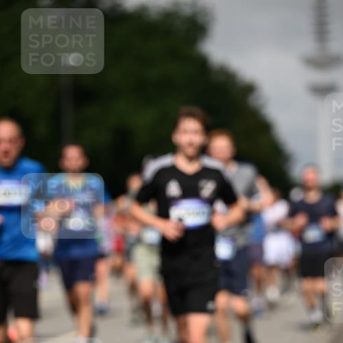 29.06.2025 - hella hamburg halbmarathon Dr. Thomas Lammeyer http://msf.ph/oto/8517636 29.06.2025 10:03:58 Kennedybrücke 1006, 1125, 1180, 1239, 1334, 1642, 1834, 1955, 2099, 2348, 2676, 2677, 2910, 3112, 3177, 3279, 3861, 3898, 4231, 4796, 5015, 5134, 5341, 5420, 6082, 6084, 6202, 6260, 6414, 6415, 6462, 6581, 6587, 7786, 7824, 8223, 8285, 8330, 8394, 8402, 8520, 8573, 8730, 9611, 10031, 10044, 10093, 10337, 10582, 10788, 11158, 11366 meine-sportfotos.de