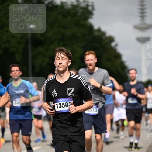 29.06.2025 - hella hamburg halbmarathon Dr. Thomas Lammeyer http://msf.ph/oto/8517643 29.06.2025 10:03:59 Kennedybrücke 1006, 1125, 1180, 1239, 1334, 1642, 1834, 2099, 2348, 2676, 2677, 2910, 3112, 3177, 3861, 3898, 4231, 4796, 5015, 5134, 5341, 5420, 5728, 6082, 6084, 6202, 6260, 6414, 6415, 6462, 6581, 6587, 7786, 7824, 8223, 8285, 8394, 8402, 8520, 8573, 8730, 9611, 10031, 10044, 10093, 10337, 10582, 10788, 11158, 11159, 11366 meine-sportfotos.de