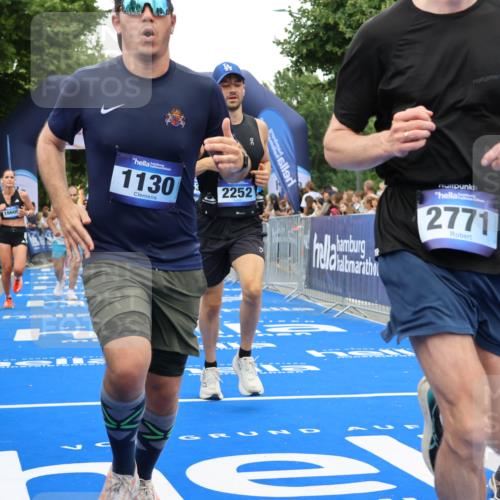 29.06.2025 - hella hamburg halbmarathon Strokosch-Dieckow http://msf.ph/oto/8517654 29.06.2025 10:55:26 Ziel 1130, 2252, 2771, 4189, 4951, 5287, 5319, 6591, 6938, 8487, 8573, 11554, 12526, 12544, 12584, 13234, 13236, 13267, 14036, 14592, 16213, 16334, 16609, 16985, 17603, 17940, 18290 meine-sportfotos.de