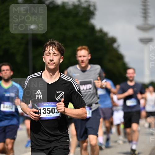 29.06.2025 - hella hamburg halbmarathon Dr. Thomas Lammeyer http://msf.ph/oto/8517659 29.06.2025 10:03:59 Kennedybrücke 1006, 1125, 1180, 1239, 1334, 1642, 1834, 2099, 2348, 2676, 2677, 2910, 3112, 3177, 3861, 3898, 4231, 4796, 5015, 5134, 5341, 5420, 5728, 6082, 6084, 6202, 6260, 6414, 6415, 6462, 6581, 6587, 7786, 7824, 8223, 8285, 8394, 8402, 8520, 8573, 8730, 9611, 10031, 10044, 10093, 10337, 10582, 10788, 11158, 11159, 11366 meine-sportfotos.de