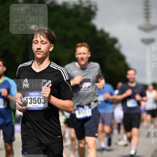 29.06.2025 - hella hamburg halbmarathon Dr. Thomas Lammeyer http://msf.ph/oto/8517661 29.06.2025 10:03:59 Kennedybrücke 1006, 1125, 1180, 1239, 1334, 1642, 1834, 2099, 2348, 2676, 2677, 2910, 3112, 3177, 3861, 3898, 4231, 4796, 5015, 5134, 5341, 5420, 5728, 6082, 6084, 6202, 6260, 6414, 6415, 6462, 6581, 6587, 7786, 7824, 8223, 8285, 8394, 8402, 8520, 8573, 8730, 9611, 10031, 10044, 10093, 10337, 10582, 10788, 11158, 11159, 11366 meine-sportfotos.de