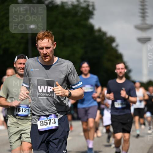 29.06.2025 - hella hamburg halbmarathon Dr. Thomas Lammeyer http://msf.ph/oto/8517680 29.06.2025 10:04:00 Kennedybrücke 1006, 1125, 1180, 1239, 1334, 1642, 1834, 2099, 2348, 2676, 2677, 3112, 3177, 3861, 3898, 4231, 4796, 5015, 5134, 5341, 5420, 5728, 6082, 6084, 6202, 6260, 6414, 6415, 6462, 6581, 6587, 7786, 7824, 8223, 8285, 8394, 8402, 8520, 8531, 8573, 8730, 9611, 10031, 10044, 10093, 10337, 10582, 10788, 11158, 11159, 11366 meine-sportfotos.de