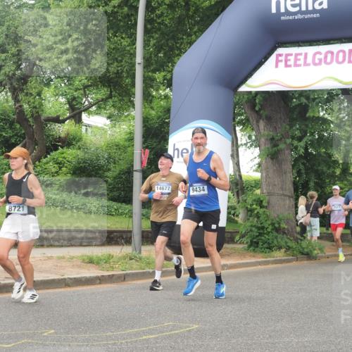29.06.2025 - hella hamburg halbmarathon KatJ http://msf.ph/oto/8517682 29.06.2025 10:48:12 Zwischen KM18-KM19 1264, 8590, 8721 meine-sportfotos.de