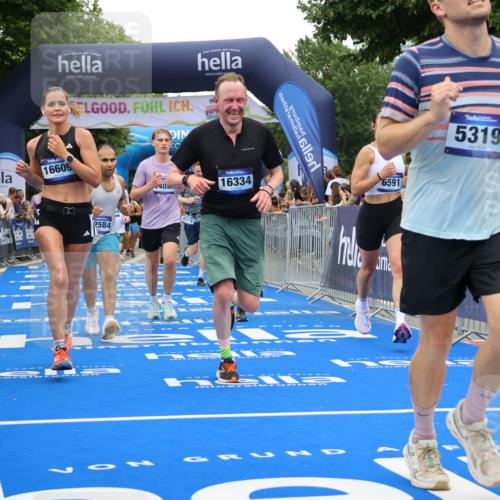 29.06.2025 - hella hamburg halbmarathon Strokosch-Dieckow http://msf.ph/oto/8517684 29.06.2025 10:55:28 Ziel 1130, 2252, 2771, 3037, 4189, 4951, 5287, 5319, 6591, 6938, 8487, 8573, 11554, 11568, 12196, 12544, 12584, 13234, 13236, 13267, 14036, 14592, 16110, 16213, 16334, 16609, 16985, 17603, 17615, 17940 meine-sportfotos.de