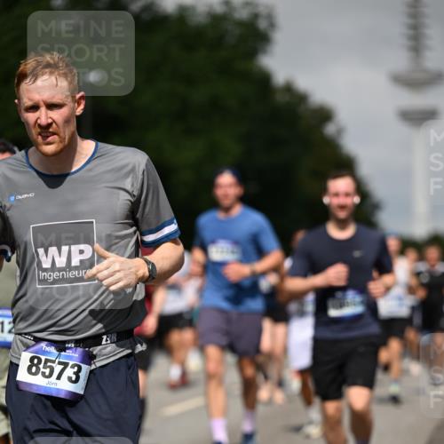 29.06.2025 - hella hamburg halbmarathon Dr. Thomas Lammeyer http://msf.ph/oto/8517695 29.06.2025 10:04:00 Kennedybrücke 1006, 1125, 1180, 1239, 1334, 1642, 1834, 2099, 2348, 2676, 2677, 3112, 3177, 3861, 3898, 4231, 4796, 5015, 5134, 5341, 5420, 5728, 6082, 6084, 6202, 6260, 6414, 6415, 6462, 6581, 6587, 7786, 7824, 8223, 8285, 8394, 8402, 8520, 8531, 8573, 8730, 9611, 10031, 10044, 10093, 10337, 10582, 10788, 11158, 11159, 11366 meine-sportfotos.de
