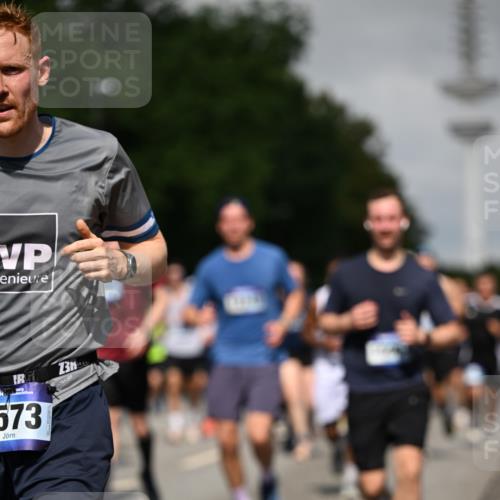29.06.2025 - hella hamburg halbmarathon Dr. Thomas Lammeyer http://msf.ph/oto/8517700 29.06.2025 10:04:01 Kennedybrücke 1006, 1125, 1180, 1239, 1334, 1642, 2099, 2348, 2676, 2677, 3112, 3177, 3861, 3898, 4231, 4796, 5134, 5341, 5420, 5728, 6082, 6084, 6202, 6260, 6414, 6415, 6462, 6581, 6602, 7786, 7824, 8223, 8285, 8394, 8402, 8520, 8531, 8573, 8730, 9611, 10031, 10044, 10093, 10337, 10582, 10788, 11158, 11159, 11366 meine-sportfotos.de