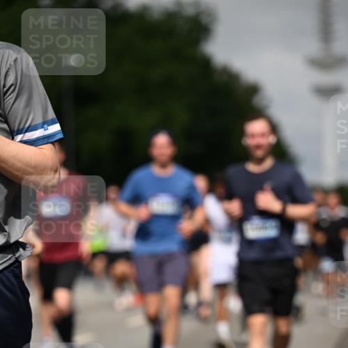 29.06.2025 - hella hamburg halbmarathon Dr. Thomas Lammeyer http://msf.ph/oto/8517706 29.06.2025 10:04:01 Kennedybrücke 1006, 1125, 1180, 1239, 1334, 1642, 2099, 2348, 2676, 2677, 3112, 3177, 3861, 3898, 4231, 4796, 5134, 5341, 5420, 5728, 6082, 6084, 6202, 6260, 6414, 6415, 6462, 6581, 6602, 7786, 7824, 8223, 8285, 8394, 8402, 8520, 8531, 8573, 8730, 9611, 10031, 10044, 10093, 10337, 10582, 10788, 11158, 11159, 11366 meine-sportfotos.de