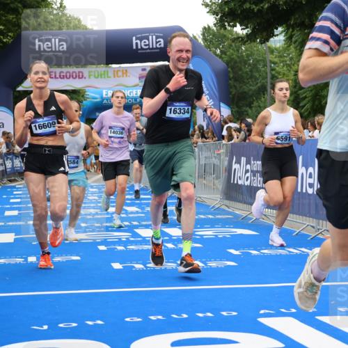 29.06.2025 - hella hamburg halbmarathon Strokosch-Dieckow http://msf.ph/oto/8517709 29.06.2025 10:55:28 Ziel 1130, 2252, 2771, 3037, 4189, 4951, 5287, 5319, 6591, 6938, 8487, 8573, 11554, 11568, 12196, 12544, 12584, 13234, 13236, 13267, 14036, 14592, 16110, 16213, 16334, 16609, 16985, 17603, 17615, 17940 meine-sportfotos.de
