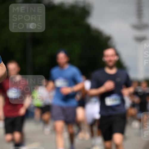 29.06.2025 - hella hamburg halbmarathon Dr. Thomas Lammeyer http://msf.ph/oto/8517720 29.06.2025 10:04:01 Kennedybrücke 1006, 1125, 1180, 1239, 1334, 1642, 2099, 2348, 2676, 2677, 3112, 3177, 3861, 3898, 4231, 4796, 5134, 5341, 5420, 5728, 6082, 6084, 6202, 6260, 6414, 6415, 6462, 6581, 6602, 7786, 7824, 8223, 8285, 8394, 8402, 8520, 8531, 8573, 8730, 9611, 10031, 10044, 10093, 10337, 10582, 10788, 11158, 11159, 11366 meine-sportfotos.de