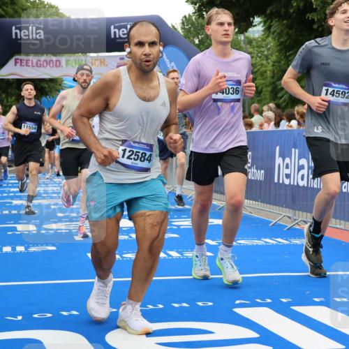 29.06.2025 - hella hamburg halbmarathon Strokosch-Dieckow http://msf.ph/oto/8517741 29.06.2025 10:55:30 Ziel 1130, 2252, 2771, 2982, 3037, 4951, 5319, 6591, 6938, 8573, 11554, 11568, 12196, 12515, 12544, 12584, 13234, 13267, 14036, 14592, 16110, 16213, 16334, 16609, 17603, 17615, 17940 meine-sportfotos.de