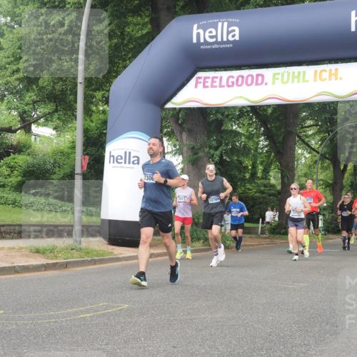 29.06.2025 - hella hamburg halbmarathon KatJ http://msf.ph/oto/8517748 29.06.2025 10:48:14 Zwischen KM18-KM19 1264, 2911, 7306, 8590, 8721 meine-sportfotos.de