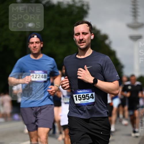 29.06.2025 - hella hamburg halbmarathon Dr. Thomas Lammeyer http://msf.ph/oto/8517762 29.06.2025 10:04:02 Kennedybrücke 1006, 1125, 1180, 1239, 1334, 2099, 2346, 2348, 2676, 2677, 3112, 3177, 3861, 3898, 4231, 4796, 5341, 5728, 6082, 6084, 6201, 6202, 6260, 6414, 6415, 6462, 6581, 6602, 7786, 7824, 8223, 8394, 8402, 8520, 8531, 8573, 8730, 9611, 10031, 10044, 10093, 10337, 10582, 10788, 11158, 11159, 11366 meine-sportfotos.de