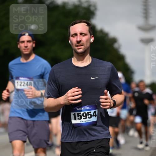 29.06.2025 - hella hamburg halbmarathon Dr. Thomas Lammeyer http://msf.ph/oto/8517768 29.06.2025 10:04:03 Kennedybrücke 1006, 1125, 1180, 1239, 1264, 1334, 2099, 2346, 2348, 2676, 2677, 3112, 3177, 3861, 3898, 4013, 4231, 4594, 4796, 5341, 5728, 6082, 6084, 6104, 6201, 6202, 6260, 6414, 6415, 6462, 6581, 6602, 7786, 7824, 8223, 8394, 8402, 8520, 8531, 8573, 8730, 9611, 10031, 10044, 10093, 10337, 10582, 10788, 11158, 11159, 11366 meine-sportfotos.de