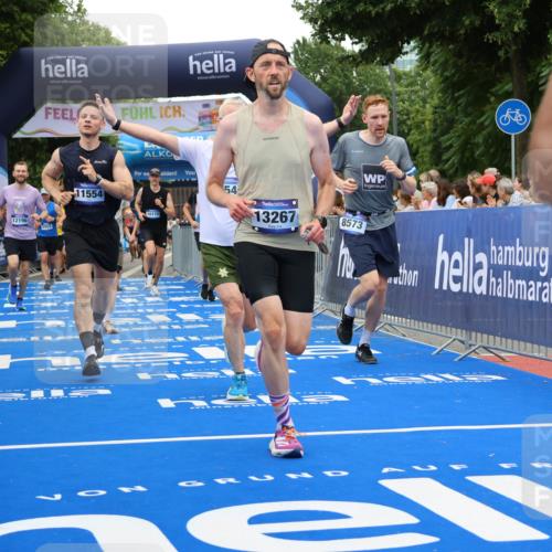29.06.2025 - hella hamburg halbmarathon Strokosch-Dieckow http://msf.ph/oto/8517769 29.06.2025 10:55:31 Ziel 1120, 1130, 2252, 2771, 2955, 2982, 3037, 4951, 5319, 6591, 6938, 8573, 11039, 11554, 11568, 12196, 12515, 12544, 12584, 13234, 13267, 14036, 14592, 15896, 16110, 16213, 16334, 16609, 17603, 17615, 18064 meine-sportfotos.de