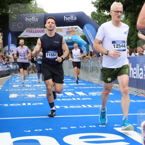 29.06.2025 - hella hamburg halbmarathon Strokosch-Dieckow http://msf.ph/oto/8517787 29.06.2025 10:55:32 Ziel 1120, 2252, 2771, 2955, 2982, 3037, 4897, 4951, 5319, 6591, 8573, 11039, 11554, 11568, 12196, 12515, 12544, 12584, 13234, 13267, 14036, 14592, 15896, 16110, 16213, 16334, 16609, 17615, 18064 meine-sportfotos.de