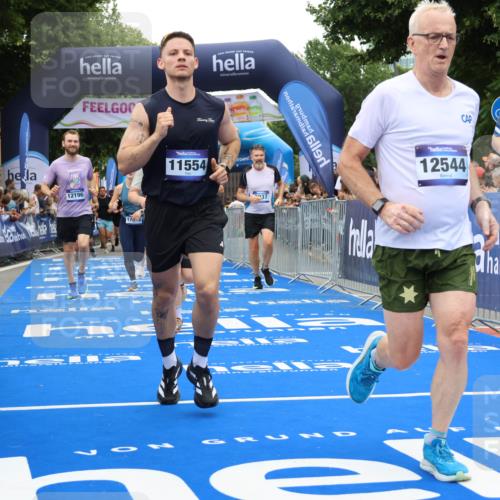 29.06.2025 - hella hamburg halbmarathon Strokosch-Dieckow http://msf.ph/oto/8517804 29.06.2025 10:55:32 Ziel 1120, 2252, 2771, 2955, 2982, 3037, 4897, 4951, 5319, 6591, 8573, 11039, 11554, 11568, 12196, 12515, 12544, 12584, 13234, 13267, 14036, 14592, 15896, 16110, 16213, 16334, 16609, 17615, 18064 meine-sportfotos.de