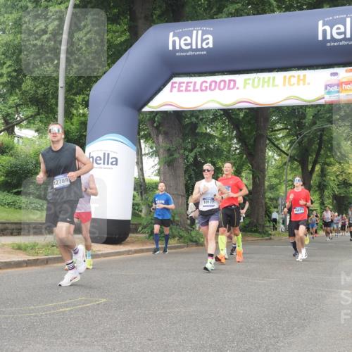 29.06.2025 - hella hamburg halbmarathon KatJ http://msf.ph/oto/8517810 29.06.2025 10:48:16 Zwischen KM18-KM19 2911, 5613, 5870, 7306, 8177, 8590, 8721 meine-sportfotos.de