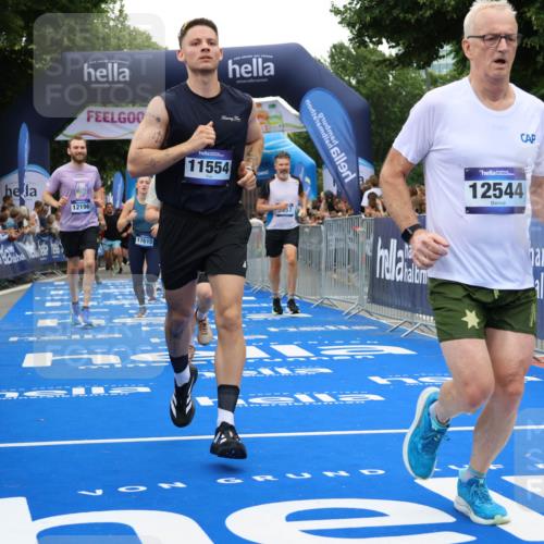 29.06.2025 - hella hamburg halbmarathon Strokosch-Dieckow http://msf.ph/oto/8517811 29.06.2025 10:55:33 Ziel 1120, 1143, 2252, 2955, 2982, 3037, 4897, 4951, 5319, 6591, 8573, 8618, 11039, 11554, 11568, 12196, 12515, 12544, 12584, 13267, 14036, 14592, 14909, 15896, 16110, 16213, 16334, 16609, 17615, 18064 meine-sportfotos.de