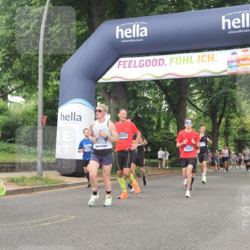 29.06.2025 - hella hamburg halbmarathon KatJ http://msf.ph/oto/8517836 29.06.2025 10:48:17 Zwischen KM18-KM19 2911, 5613, 5870, 7306, 8177, 8590 meine-sportfotos.de