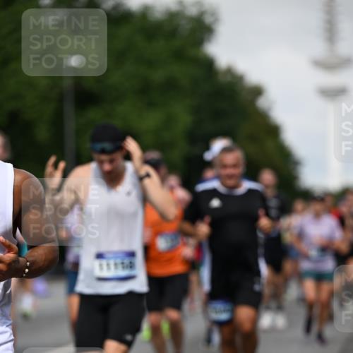 29.06.2025 - hella hamburg halbmarathon Dr. Thomas Lammeyer http://msf.ph/oto/8517852 29.06.2025 10:04:05 Kennedybrücke 1006, 1180, 1239, 1264, 1334, 2099, 2159, 2346, 2348, 2582, 2584, 2677, 3112, 3177, 3861, 3898, 4013, 4231, 4594, 4796, 5341, 5728, 6082, 6084, 6104, 6201, 6202, 6260, 6462, 6581, 6602, 7159, 7786, 7824, 8223, 8394, 8402, 8520, 8531, 8573, 8730, 9611, 10031, 10044, 10268, 10337, 10582, 10788, 11158, 11159, 11366 meine-sportfotos.de