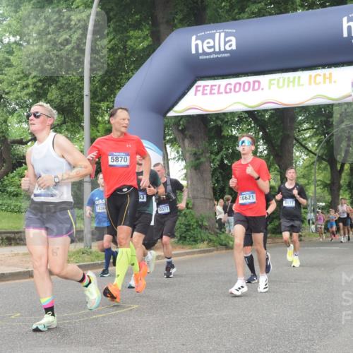 29.06.2025 - hella hamburg halbmarathon KatJ http://msf.ph/oto/8517864 29.06.2025 10:48:18 Zwischen KM18-KM19 2911, 5613, 5870, 7306, 8177, 8590 meine-sportfotos.de