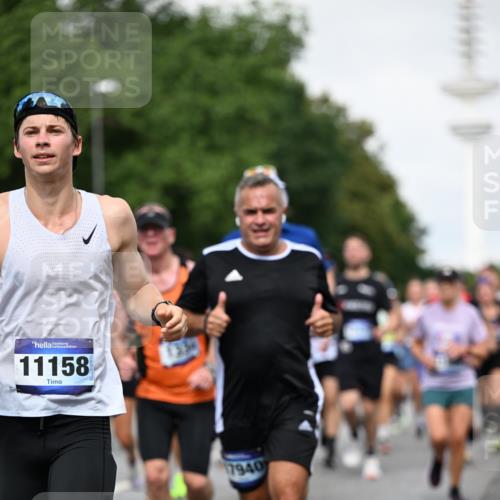29.06.2025 - hella hamburg halbmarathon Dr. Thomas Lammeyer http://msf.ph/oto/8517876 29.06.2025 10:04:06 Kennedybrücke 1006, 1180, 1239, 1264, 1334, 2099, 2159, 2346, 2348, 2447, 2582, 2584, 2677, 3112, 3177, 3861, 3898, 4013, 4231, 4594, 4796, 5341, 5728, 6082, 6084, 6104, 6201, 6202, 6260, 6462, 6581, 6602, 7159, 7786, 7824, 8223, 8394, 8402, 8520, 8531, 8573, 8730, 9611, 10031, 10044, 10268, 10337, 10582, 10587, 10788, 11158, 11159, 11366 meine-sportfotos.de