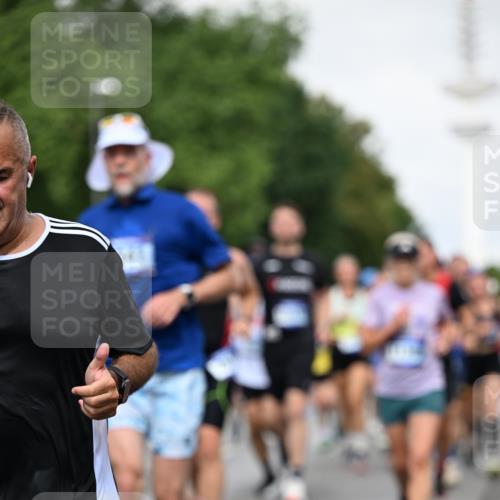 29.06.2025 - hella hamburg halbmarathon Dr. Thomas Lammeyer http://msf.ph/oto/8517911 29.06.2025 10:04:07 Kennedybrücke 1006, 1180, 1239, 1264, 1334, 2099, 2159, 2346, 2348, 2447, 2582, 2584, 2677, 3112, 3177, 3861, 3898, 4013, 4231, 4594, 4796, 5341, 5728, 6082, 6084, 6104, 6201, 6202, 6260, 6462, 6581, 6602, 7159, 7786, 7824, 8394, 8402, 8520, 8531, 8573, 8730, 9611, 10031, 10044, 10268, 10337, 10582, 10587, 10788, 11158, 11159, 11366 meine-sportfotos.de