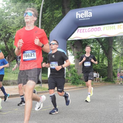 29.06.2025 - hella hamburg halbmarathon KatJ http://msf.ph/oto/8517923 29.06.2025 10:48:19 Zwischen KM18-KM19 2911, 5613, 5870, 7306, 8177 meine-sportfotos.de