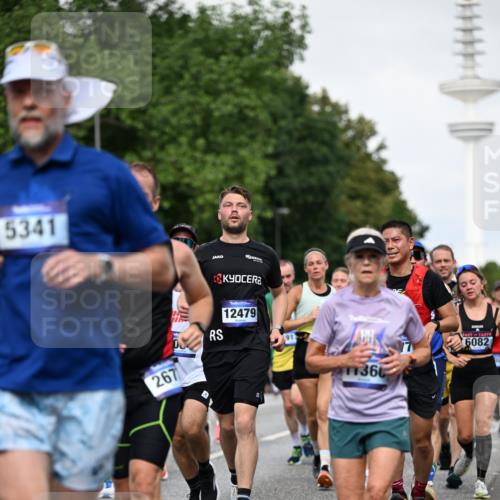 29.06.2025 - hella hamburg halbmarathon Dr. Thomas Lammeyer http://msf.ph/oto/8517940 29.06.2025 10:04:08 Kennedybrücke 1006, 1180, 1239, 1264, 1334, 2099, 2159, 2346, 2348, 2447, 2582, 2584, 2677, 2730, 3042, 3112, 3177, 3794, 3861, 3898, 4013, 4231, 4419, 4594, 4796, 5341, 5643, 5728, 6082, 6084, 6104, 6201, 6202, 6260, 6462, 6581, 6602, 7159, 7717, 7786, 7824, 8394, 8402, 8520, 8531, 8573, 8730, 9611, 10031, 10044, 10268, 10337, 10582, 10587, 10665, 10759, 10788, 11083, 11158, 11159, 11366 meine-sportfotos.de