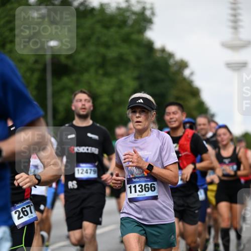 29.06.2025 - hella hamburg halbmarathon Dr. Thomas Lammeyer http://msf.ph/oto/8517973 29.06.2025 10:04:09 Kennedybrücke 1006, 1180, 1239, 1264, 1334, 2099, 2159, 2346, 2348, 2447, 2582, 2584, 2677, 2730, 3042, 3112, 3177, 3794, 3861, 3898, 4013, 4231, 4419, 4594, 4796, 5341, 5643, 5728, 6082, 6084, 6104, 6201, 6202, 6260, 6462, 6581, 6602, 6636, 7159, 7717, 7786, 7824, 8394, 8402, 8520, 8531, 8573, 8730, 9611, 9622, 10031, 10044, 10268, 10337, 10582, 10587, 10665, 10742, 10759, 10788, 11083, 11158, 11159, 11366 meine-sportfotos.de