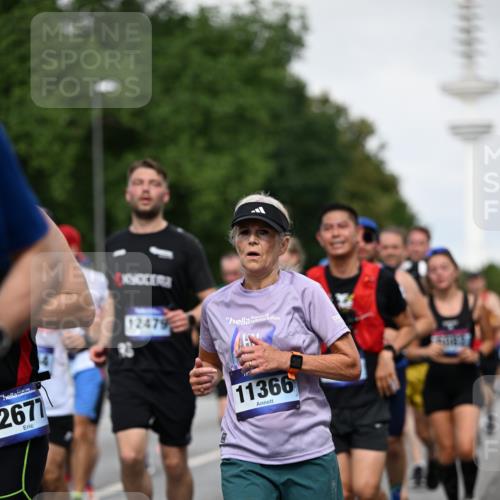 29.06.2025 - hella hamburg halbmarathon Dr. Thomas Lammeyer http://msf.ph/oto/8517978 29.06.2025 10:04:09 Kennedybrücke 1006, 1180, 1239, 1264, 1334, 2099, 2159, 2346, 2348, 2447, 2582, 2584, 2677, 2730, 3042, 3112, 3177, 3794, 3861, 3898, 4013, 4231, 4419, 4594, 4796, 5341, 5643, 5728, 6082, 6084, 6104, 6201, 6202, 6260, 6462, 6581, 6602, 6636, 7159, 7717, 7786, 7824, 8394, 8402, 8520, 8531, 8573, 8730, 9611, 9622, 10031, 10044, 10268, 10337, 10582, 10587, 10665, 10742, 10759, 10788, 11083, 11158, 11159, 11366 meine-sportfotos.de