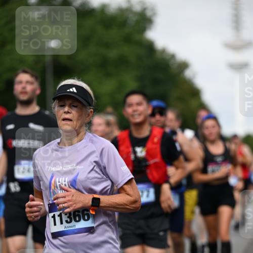 29.06.2025 - hella hamburg halbmarathon Dr. Thomas Lammeyer http://msf.ph/oto/8517995 29.06.2025 10:04:09 Kennedybrücke 1006, 1180, 1239, 1264, 1334, 2099, 2159, 2346, 2348, 2447, 2582, 2584, 2677, 2730, 3042, 3112, 3177, 3794, 3861, 3898, 4013, 4231, 4419, 4594, 4796, 5341, 5643, 5728, 6082, 6084, 6104, 6201, 6202, 6260, 6462, 6581, 6602, 6636, 7159, 7717, 7786, 7824, 8394, 8402, 8520, 8531, 8573, 8730, 9611, 9622, 10031, 10044, 10268, 10337, 10582, 10587, 10665, 10742, 10759, 10788, 11083, 11158, 11159, 11366 meine-sportfotos.de
