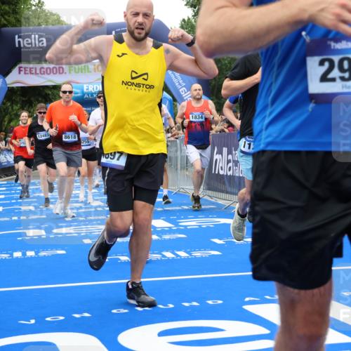 29.06.2025 - hella hamburg halbmarathon Strokosch-Dieckow http://msf.ph/oto/8517996 29.06.2025 10:55:39 Ziel 1120, 1143, 1834, 2955, 2982, 3037, 4897, 5021, 6569, 6924, 7221, 8255, 8573, 8618, 10212, 11039, 11554, 11568, 12196, 12483, 12515, 12544, 12858, 14365, 14909, 15896, 16110, 17615, 18064, 18190 meine-sportfotos.de