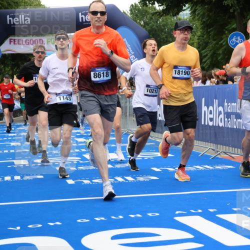 29.06.2025 - hella hamburg halbmarathon Strokosch-Dieckow http://msf.ph/oto/8518021 29.06.2025 10:55:41 Ziel 1120, 1143, 1834, 2955, 2982, 3037, 4897, 5021, 6569, 6924, 7221, 8255, 8618, 10212, 11039, 11568, 12196, 12483, 12515, 12858, 13474, 14365, 14909, 15896, 16110, 16401, 16434, 16786, 17615, 18064, 18125, 18190, 19047 meine-sportfotos.de