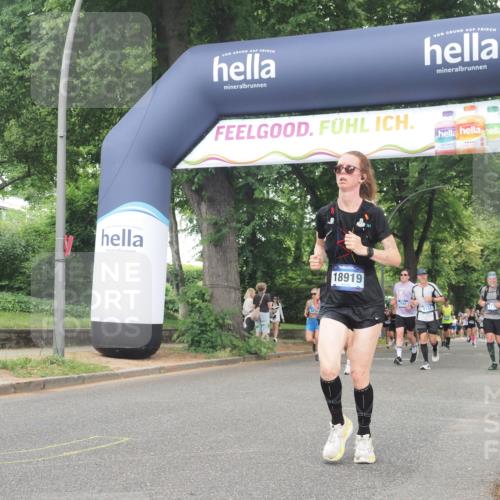 29.06.2025 - hella hamburg halbmarathon KatJ http://msf.ph/oto/8518033 29.06.2025 10:48:22 Zwischen KM18-KM19 1128, 2911, 5613, 5870, 7306, 8177 meine-sportfotos.de
